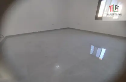 Apartment - Studio - 1 Bathroom for rent in Madinat Zayed (Bida Zayed) - Abu Dhabi