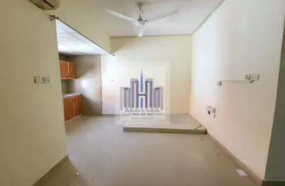 Apartment - Studio - 1 Bathroom for rent in Fire Station Road - Muwaileh - Sharjah