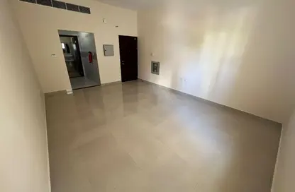 Apartment - Studio - 1 Bathroom for rent in Al Rumailah building - Al Rumailah 2 - Al Rumaila - Ajman