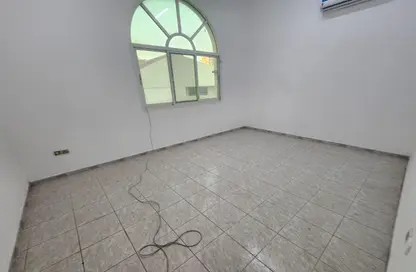 Apartment - Studio - 1 Bathroom for rent in Mushrif Gardens - Al Mushrif - Abu Dhabi