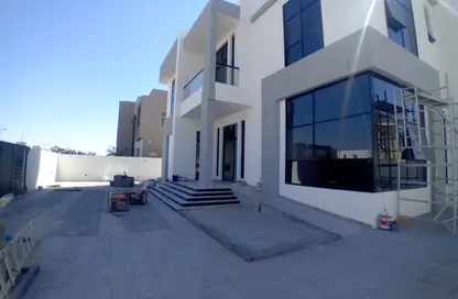 Villa - 5 Bedrooms - 7 Bathrooms for sale in Hoshi - Al Badie - Sharjah