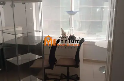 Co-working space - Studio - 1 Bathroom for rent in Al Shahid Tower - Al Qasba - Sharjah