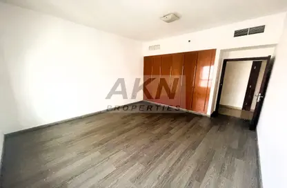 Apartment - 3 Bedrooms - 4 Bathrooms for rent in Corniche Tower - Ajman Corniche Road - Ajman
