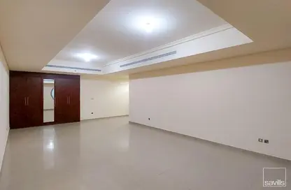 Apartment - 3 Bedrooms - 4 Bathrooms for rent in Silver Wave Tower - Al Mina - Abu Dhabi