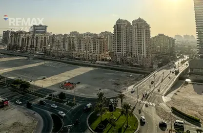 شقة - 2 غرف نوم - 2 حمامات للايجار في المساكن الحمراء - مدينة دبي الرياضية - دبي