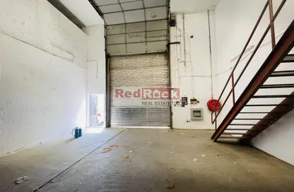Warehouse - Studio - 1 Bathroom for rent in RAS - Umm Ramool - Dubai