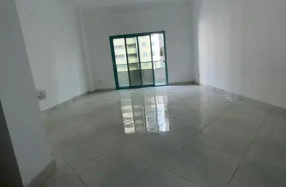 Apartment - 3 Bedrooms - 3 Bathrooms for rent in Al Khan Corniche - Al Khan - Sharjah