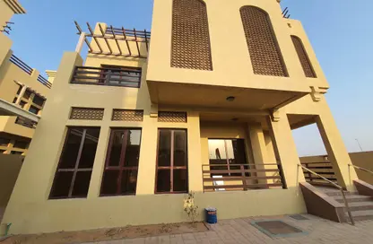 فيلا - 3 غرف نوم - 4 حمامات للايجار في النوف - الشارقة