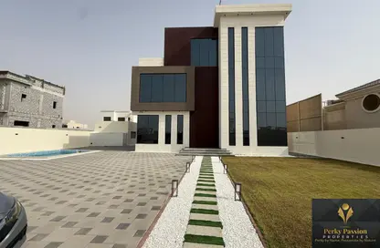 Villa - 5 Bedrooms - 6 Bathrooms for rent in Al Aweer 1 - Al Aweer - Dubai