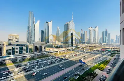 شقة - غرفة نوم - 2 حمامات للايجار في شارع الشيخ زايد - دبي