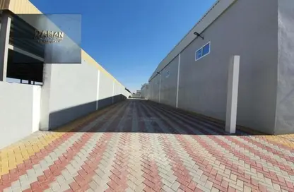 Factory - Studio - 2 Bathrooms for rent in Umm Al Thuoob - Umm Al Quwain