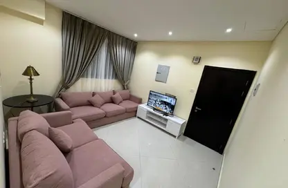 Apartment - 1 Bedroom - 2 Bathrooms for rent in Al Qulaya'ah - Al Sharq - Sharjah