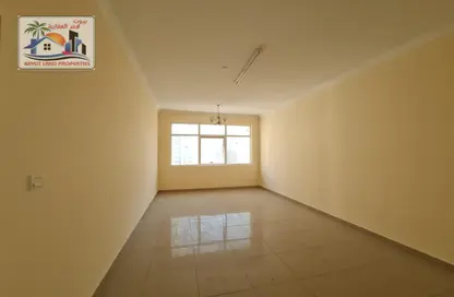 شقة - 2 غرف نوم - 3 حمامات للايجار في التعاون 3 - أبراج التعاون - الخان - الشارقة