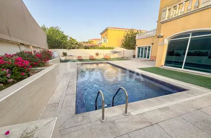 Villa - 5 Bedrooms - 5 Bathrooms for sale in Legacy - Jumeirah Park - Dubai