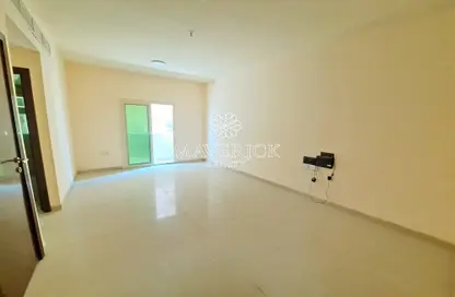 Empty Room image for: Apartment - 1 Bedroom - 2 Bathrooms for rent in Sharjah 555 Tower - Al Khan Corniche - Al Khan - Sharjah, Image 1