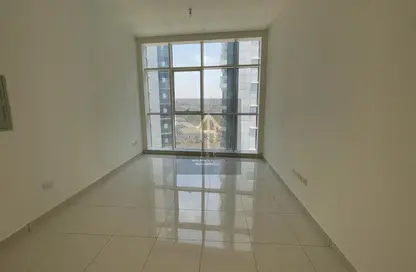 Empty Room image for: Apartment - 1 Bedroom - 2 Bathrooms for rent in Al Rayan Tower - Danet Abu Dhabi - Abu Dhabi, Image 1