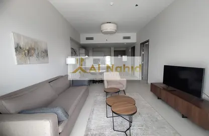Living Room image for: Apartment - 1 Bedroom - 2 Bathrooms for rent in SOL Avenue - Business Bay - Dubai, Image 1