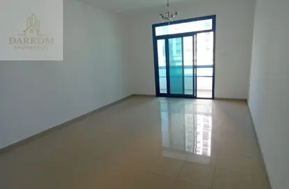 شقة - 2 غرف نوم - 2 حمامات للايجار في برج الكورنيش - طريق كورنيش عجمان - عجمان