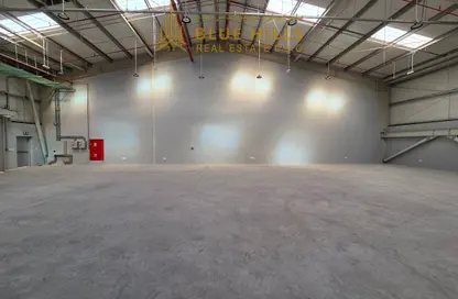 Warehouse - Studio - 1 Bathroom for rent in Al Khabisi - Deira - Dubai