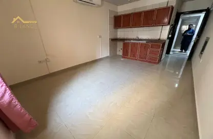 Apartment - Studio - 1 Bathroom for rent in Al Nabaa Building - Al Naba'ah - Al Sharq - Sharjah