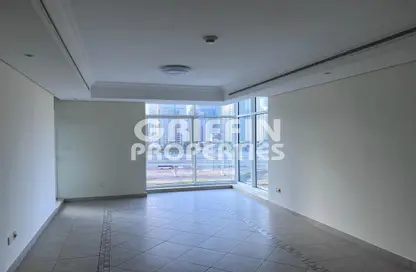 Empty Room image for: Apartment - 2 Bedrooms - 4 Bathrooms for rent in Tamweel Tower - Lake Allure - Jumeirah Lake Towers - Dubai, Image 1