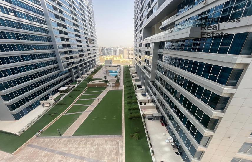 Apartment for Sale in Skycourts Tower E Vacant Spacious Unit Mid