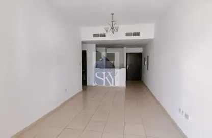 Apartment - 2 Bedrooms - 3 Bathrooms for rent in Mazaya 10B - Queue Point - Dubai Land - Dubai