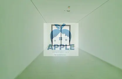 شقة - 2 غرف نوم - 3 حمامات للايجار في الجادة - الشارقة