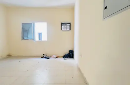Apartment - Studio - 1 Bathroom for rent in Bu Tina - Al Sharq - Sharjah