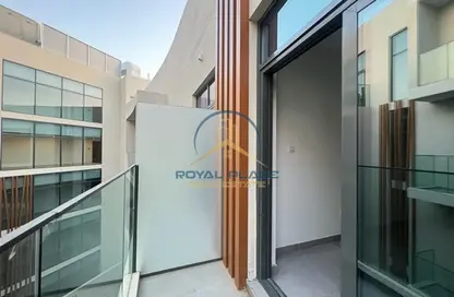 Apartment - Studio - 1 Bathroom for rent in The Edge - Dubai Investment Park (DIP) - Dubai