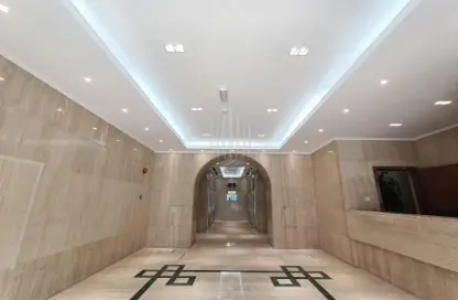 شقة - 3 غرف نوم - 4 حمامات للايجار في برج مراجيب - شارع حمدان - أبوظبي