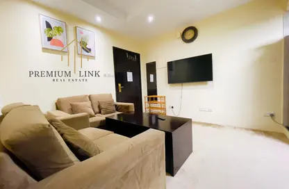 Apartment - 1 Bedroom - 1 Bathroom for rent in Hamdan Street - Abu Dhabi