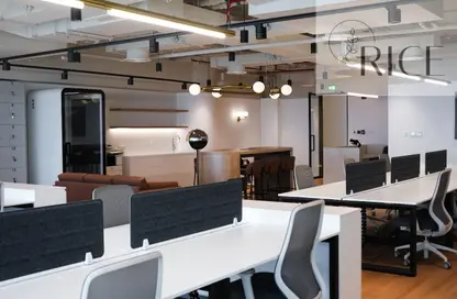مكتب - استوديو - 1 حمام للايجار في برج السلام - شارع الشيخ زايد - دبي
