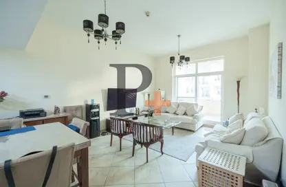 شقة - غرفة نوم - 2 حمامات للبيع في نورتون كورت 4 - قاعة نورتون - مدينة السيارات - دبي