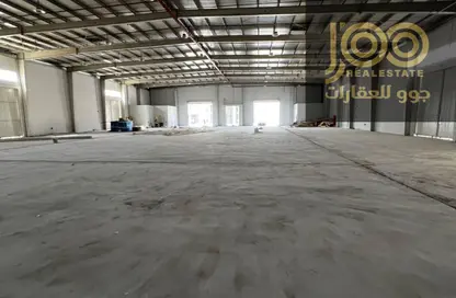 مستودع - استوديو - 7 حمامات للايجار في أم الثعوب - أم القيوين