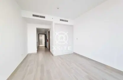 Apartment - Studio - 1 Bathroom for rent in Bloom Towers B - Bloom Towers - Jumeirah Village Circle - Dubai