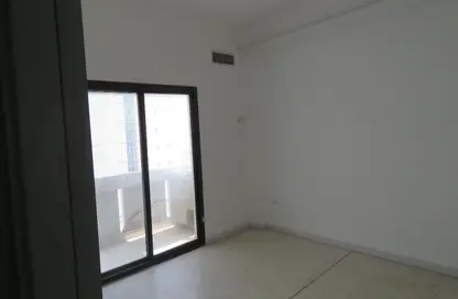 شقة - 2 غرف نوم - 2 حمامات للايجار في أبو شغارة - الشارقة