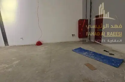 مستودع - استوديو - 1 حمام للايجار في أم الثعوب - أم القيوين