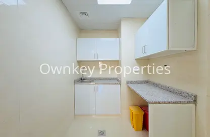 شقة - 1 حمام للايجار في ساحة الكرامة - الكرامة - دبي شقة - 1 حمام للايجار في ساحة الكرامة - الكرامة - دبي