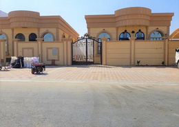 Villa for sale with mattresses, air conditioners