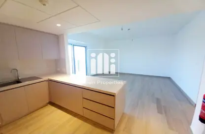 Apartment - 2 Bedrooms - 3 Bathrooms for rent in Waters Edge - Yas Island - Abu Dhabi