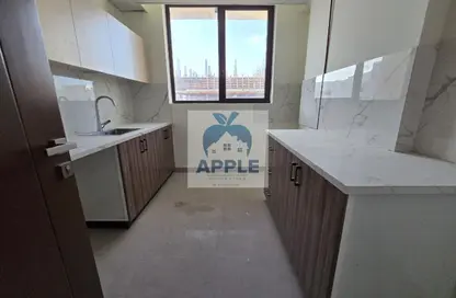 شقة - غرفة نوم - 2 حمامات للايجار في الزاهية - تجارية مويلح - الشارقة