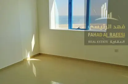شقة - 2 غرف نوم - 2 حمامات للايجار في كورنيش الفجيرة - الفجيرة