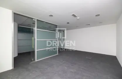 Office Space - Studio for rent in EIB 04 Building - Dubai Media City - Dubai