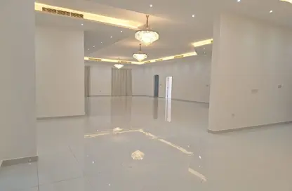 Villa - 5 Bedrooms - 7+ Bathrooms for rent in Al Aweer 1 - Al Aweer - Dubai