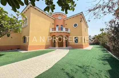 Villa - 5 Bedrooms - 6 Bathrooms for rent in Jumeirah Park - Dubai