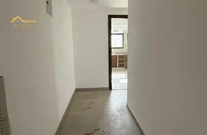 شقة - 3 غرف نوم - 3 حمامات للايجار في مبنى مويلح - مويلح - الشارقة شقة - 3 غرف نوم - 3 حمامات للايجار في مبنى مويلح - مويلح - الشارقة