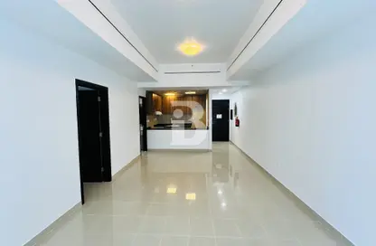 Apartment - 2 Bedrooms - 2 Bathrooms for rent in Sama Tower - Electra Street - Abu Dhabi
