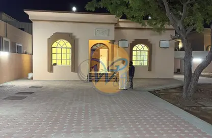 Villa - 2 Bedrooms - 3 Bathrooms for rent in Al Riffa - Ras Al Khaimah