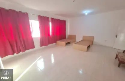 Apartment - 2 Bedrooms - 2 Bathrooms for rent in Al Nahyan Villa Compound - Al Nahyan Camp - Abu Dhabi